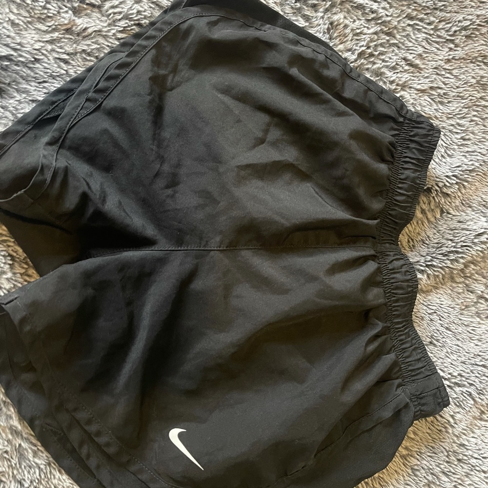 Nike shorts - Picture 1 of 3